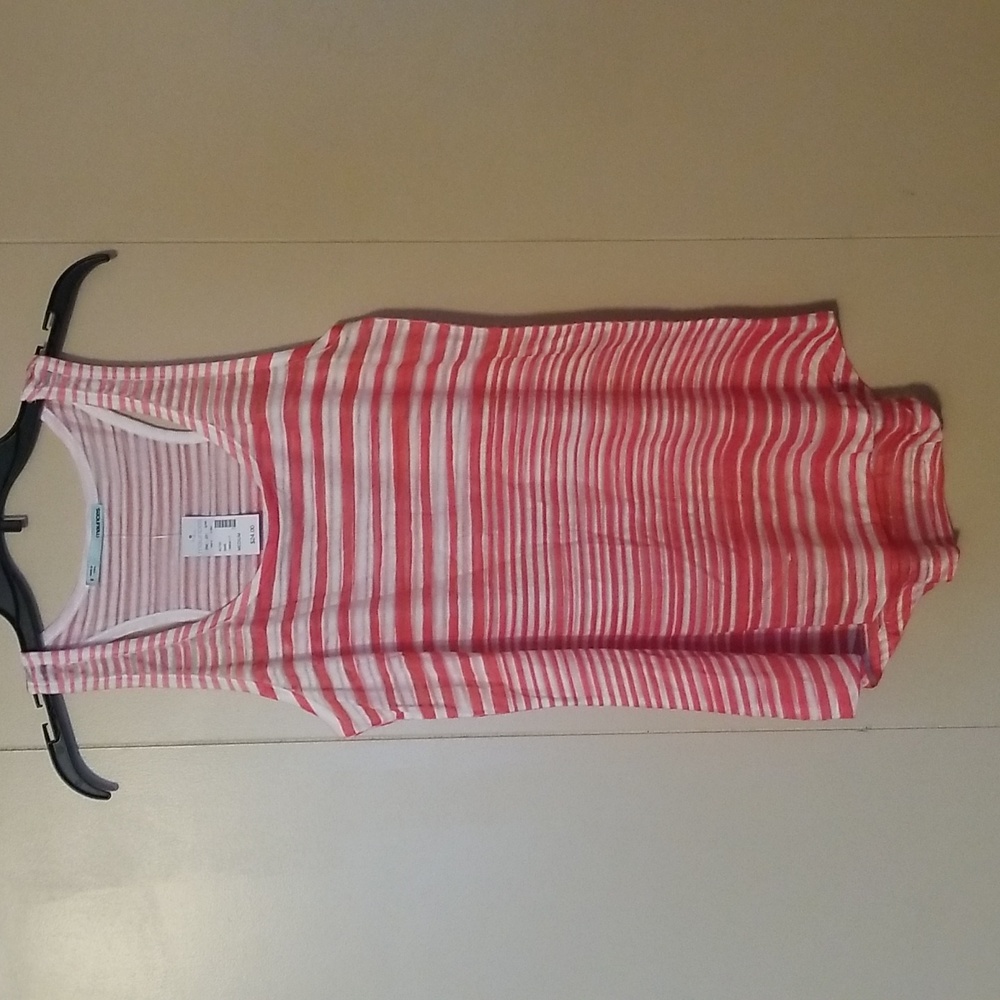 Womens Maurcies racerback tank top size medium